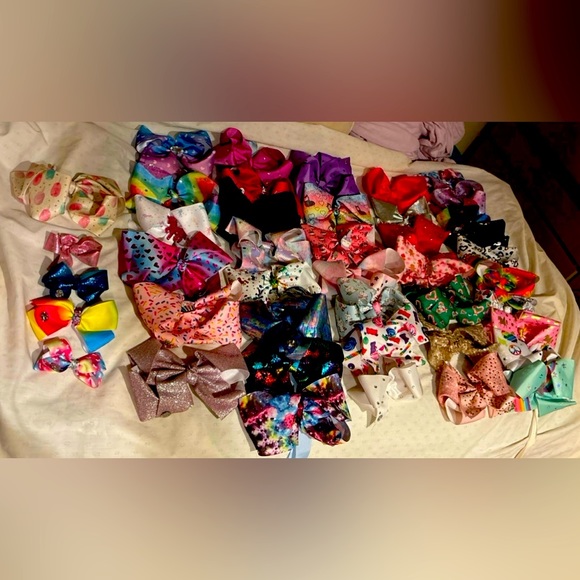 Jojo Siwa bows